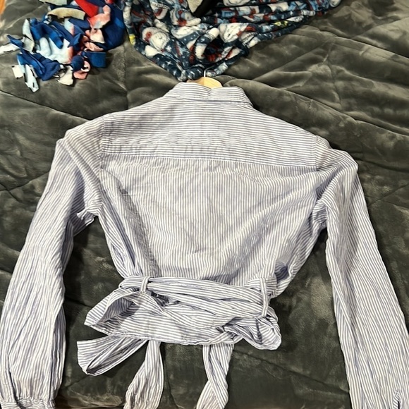 J Crew semisheer cropped button down with attached fabric for bow/tie - Picture 4 of 4